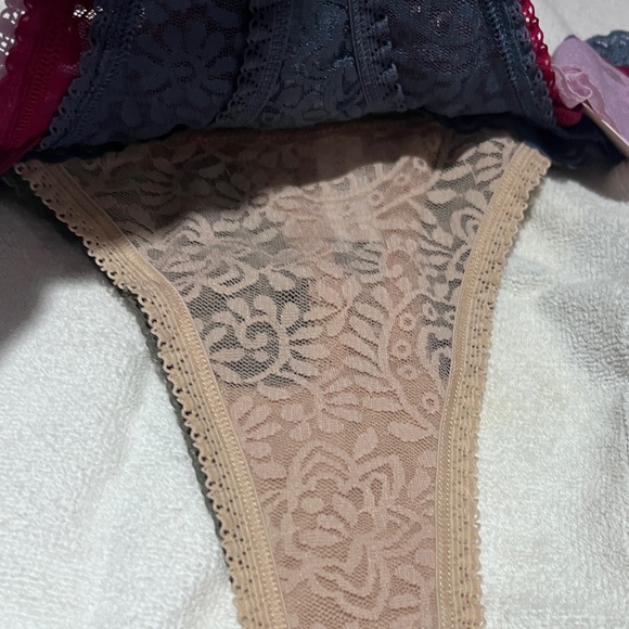 NWT 6 pairs Nearly Nude New Lace Women's thong Intimates in six colors - Picture 5 of 7